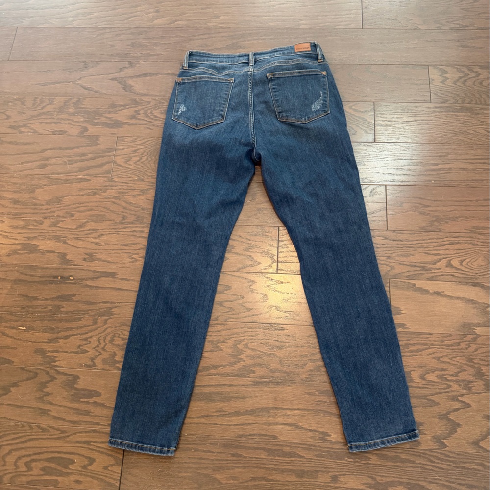 Judy Blue Everyday Essential Relaxed Fit Jeans Dark Wash Distressed Size 13/31 - Picture 3 of 10